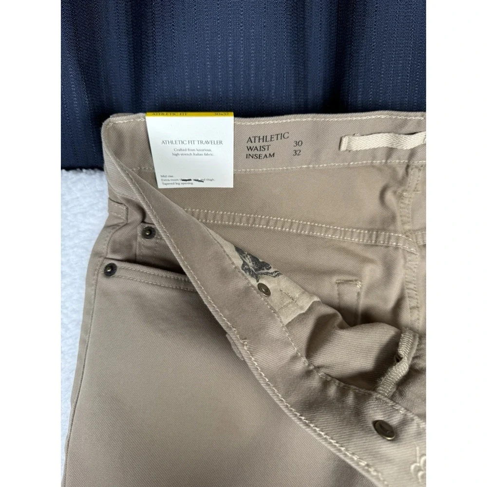 NEW $110 - Banana Republic Athletic Fit Traveler Chino Khaki Pants - Men's 30x32